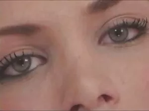裸のブルネットHD1080Pのためのタイ ...